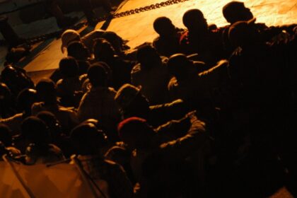 Migranti, Meloni: "Fermare gli sbarchi".